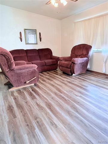 708 Yale Street, Farmington, MO 63640