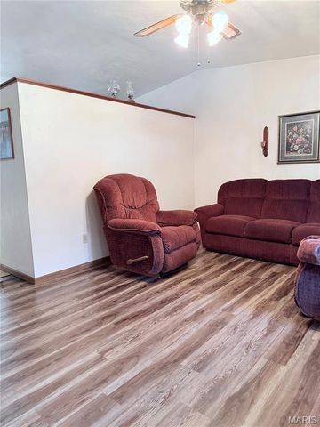 708 Yale Street, Farmington, MO 63640