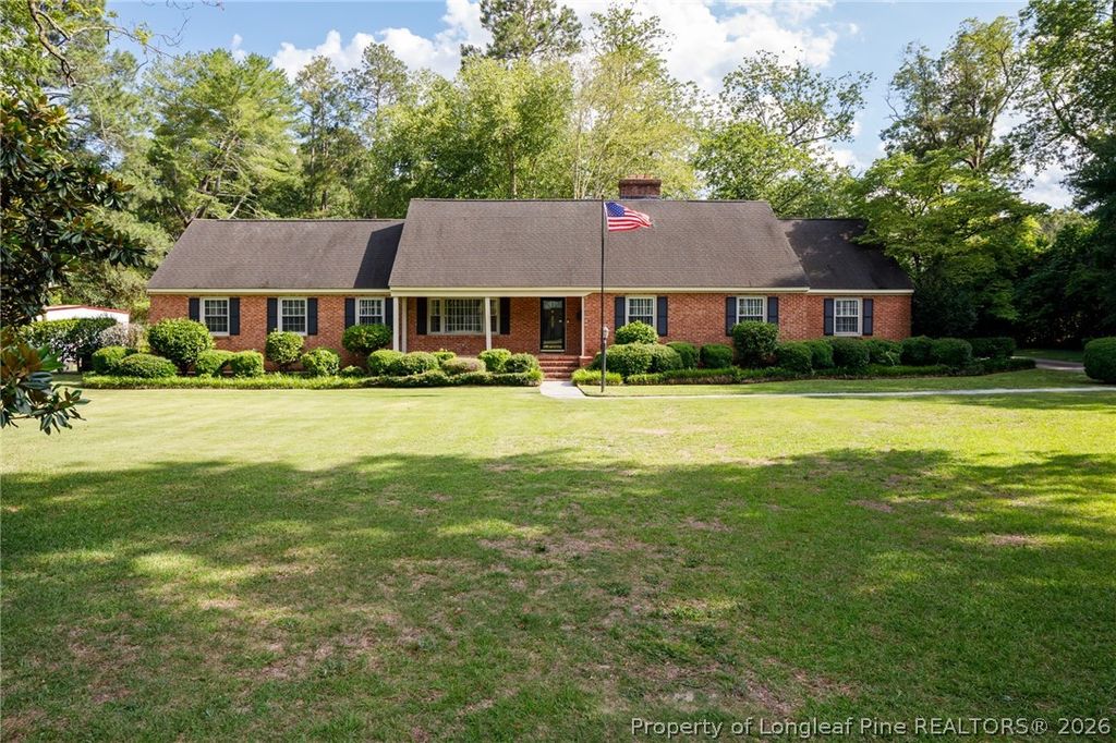 209 W Prospect Avenue, Raeford, NC 28376 — exterior