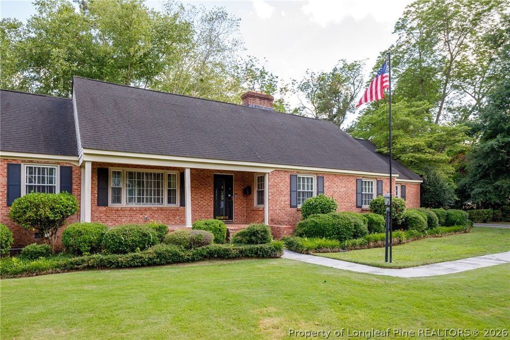 209 W Prospect Avenue, Raeford, NC 28376 — photo 2