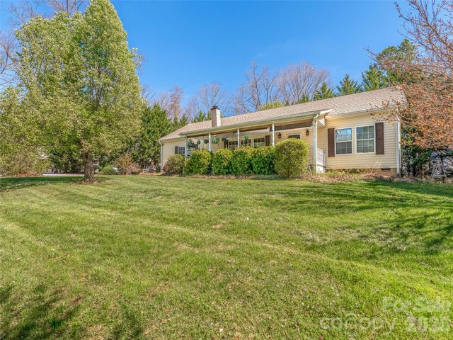 8 Jackson Cove Road, Leicester, NC 28748