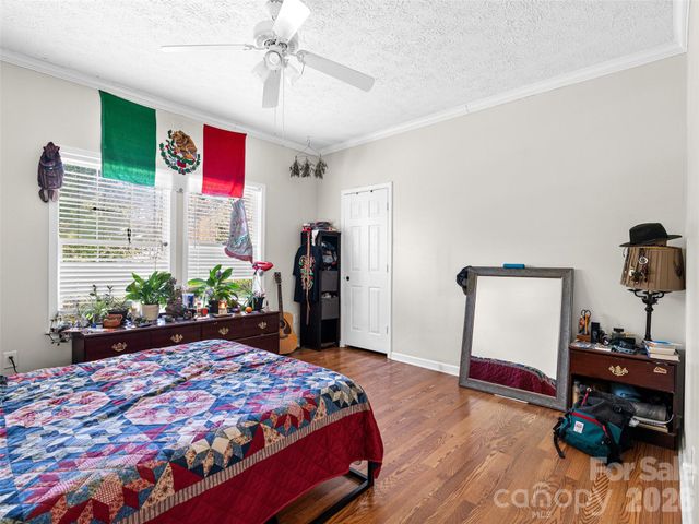 8 Jackson Cove Road, Leicester, NC 28748