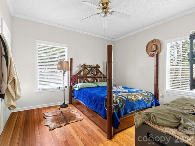 8 Jackson Cove Road, Leicester, NC 28748