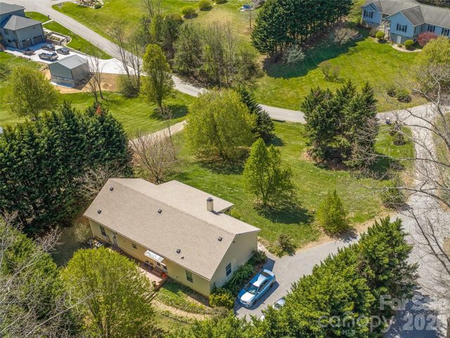 8 Jackson Cove Road, Leicester, NC 28748