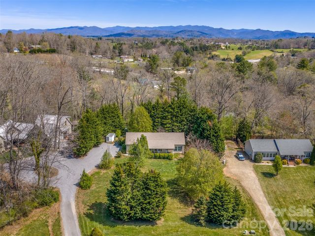 8 Jackson Cove Road, Leicester, NC 28748