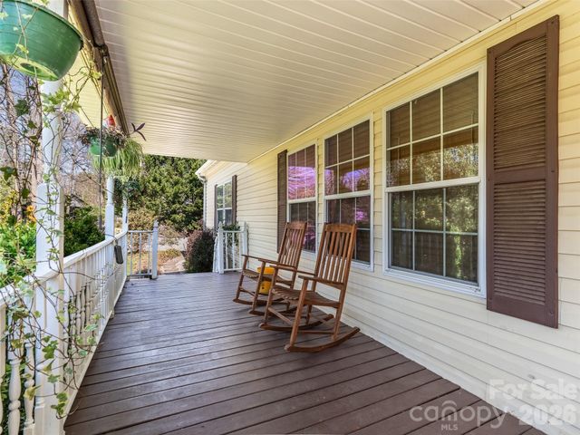 8 Jackson Cove Road, Leicester, NC 28748