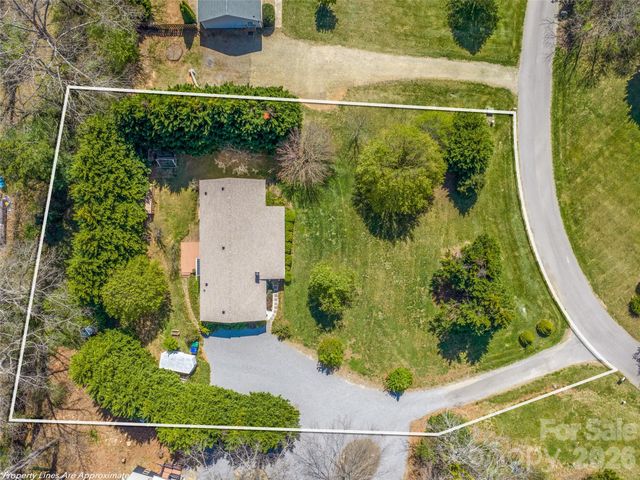 8 Jackson Cove Road, Leicester, NC 28748