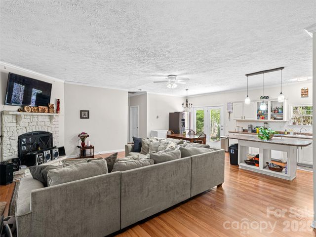 8 Jackson Cove Road, Leicester, NC 28748