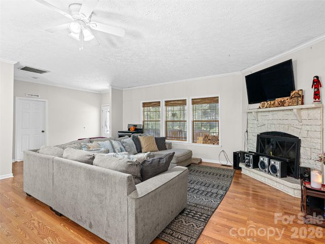8 Jackson Cove Road, Leicester, NC 28748