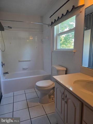 122 PAWNEE CT, Newark, DE 19702