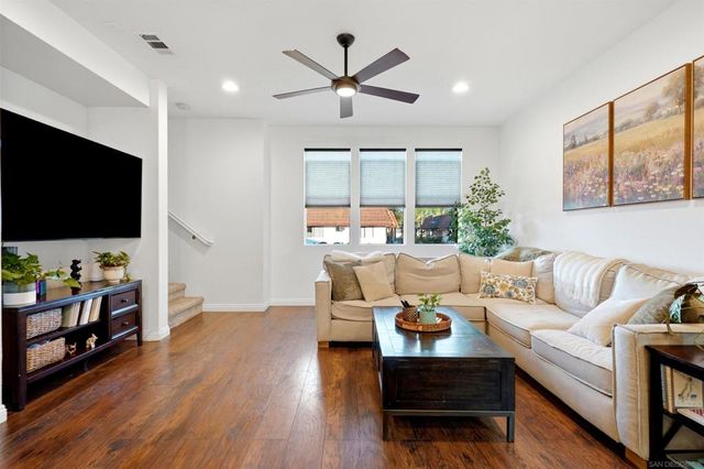 325 Royal Gln 608, Escondido, CA 92025