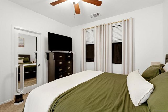 325 Royal Gln 608, Escondido, CA 92025