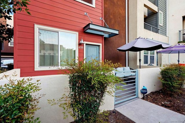 325 Royal Gln 608, Escondido, CA 92025