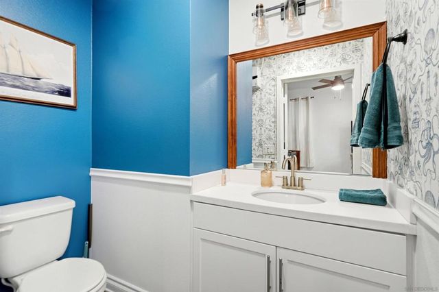 325 Royal Gln 608, Escondido, CA 92025