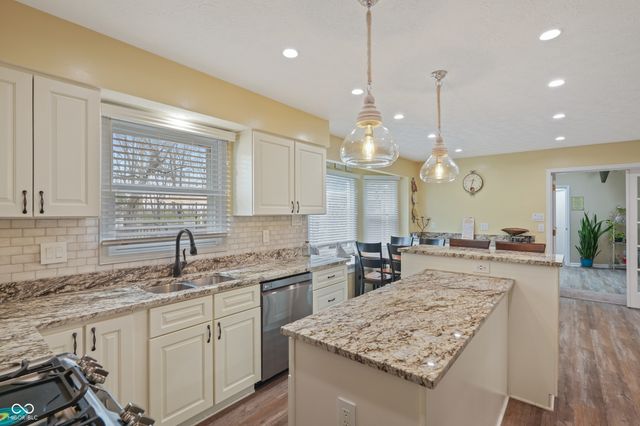 9523 E Southport Road, Indianapolis, IN 46259