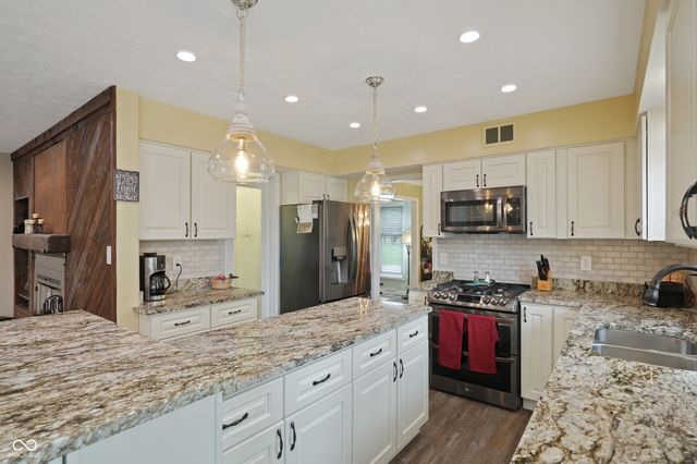 9523 E Southport Road, Indianapolis, IN 46259
