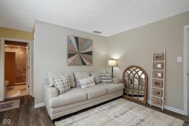 9523 E Southport Road, Indianapolis, IN 46259