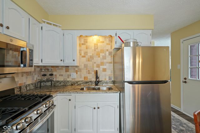 9523 E Southport Road, Indianapolis, IN 46259