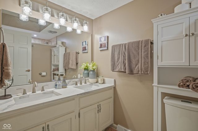 9523 E Southport Road, Indianapolis, IN 46259