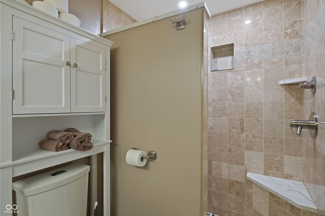 9523 E Southport Road, Indianapolis, IN 46259