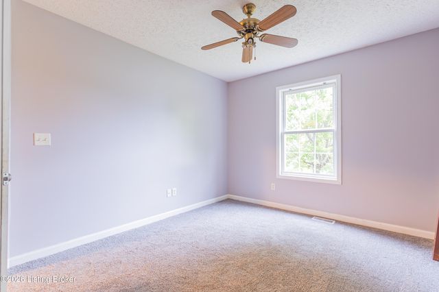219 Forest Park Dr, Mt Washington, KY 40047
