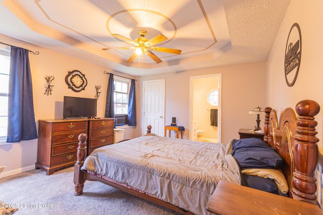 219 Forest Park Dr, Mt Washington, KY 40047