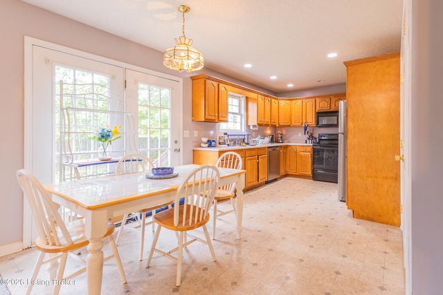 219 Forest Park Dr, Mt Washington, KY 40047