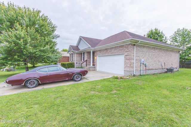 219 Forest Park Dr, Mt Washington, KY 40047