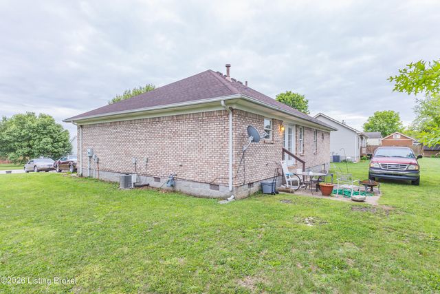 219 Forest Park Dr, Mt Washington, KY 40047