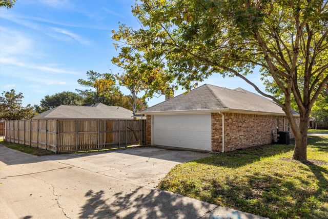 2101 Covered Wagon Drive, Plano, TX 75074
