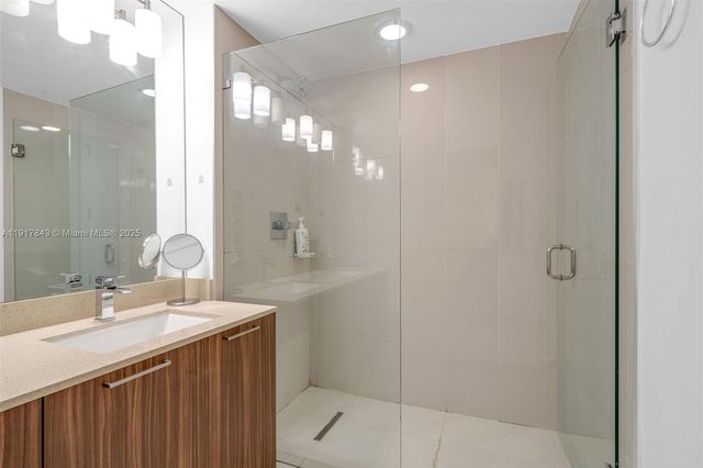 5252 NW 85th Ave 504, Doral, FL 33166