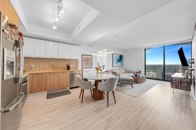 5252 NW 85th Ave 504, Doral, FL 33166