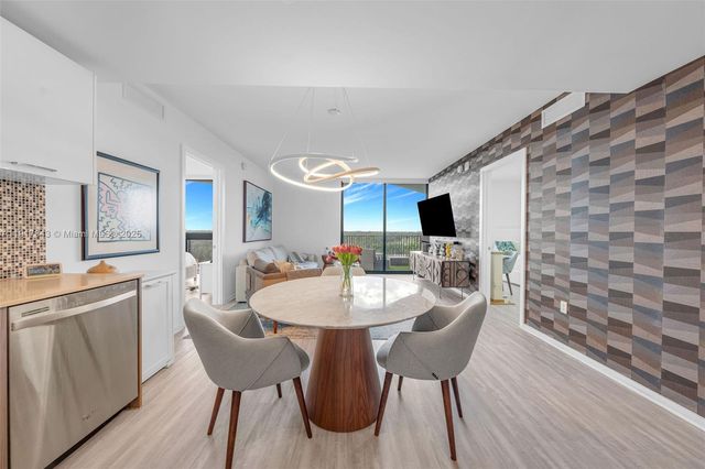 5252 NW 85th Ave 504, Doral, FL 33166