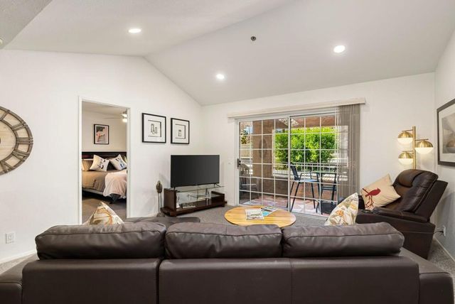 2700 Lawrence Crossley Road 22, Palm Springs, CA 92264