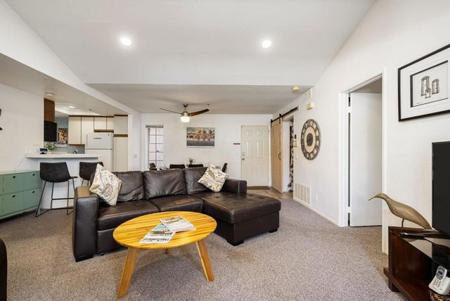 2700 Lawrence Crossley Road 22, Palm Springs, CA 92264