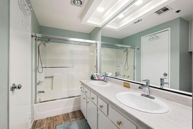 2700 Lawrence Crossley Road 22, Palm Springs, CA 92264