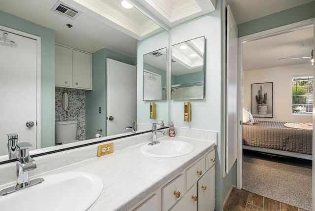 2700 Lawrence Crossley Road 22, Palm Springs, CA 92264