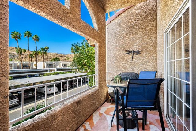 2700 Lawrence Crossley Road 22, Palm Springs, CA 92264