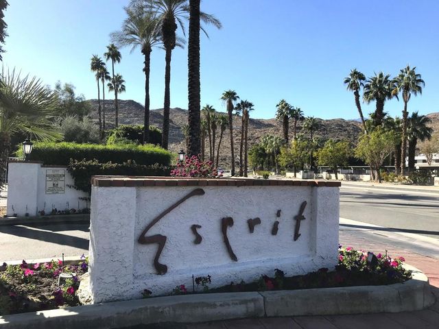 2700 Lawrence Crossley Road 22, Palm Springs, CA 92264