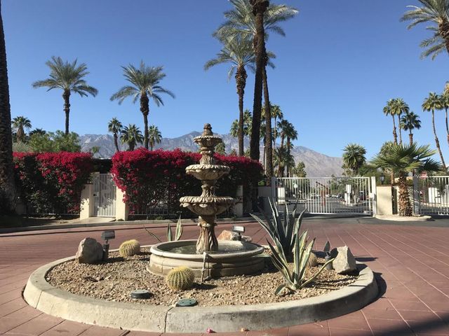 2700 Lawrence Crossley Road 22, Palm Springs, CA 92264