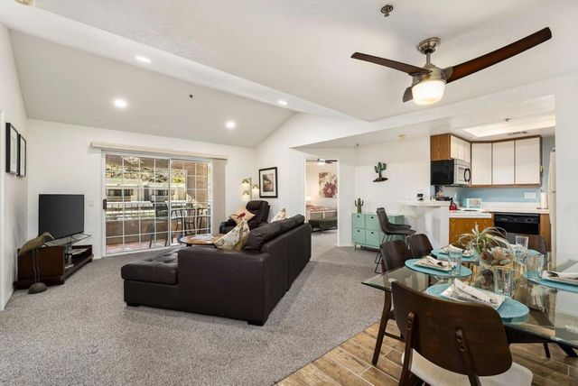 2700 Lawrence Crossley Road 22, Palm Springs, CA 92264