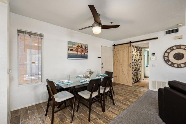 2700 Lawrence Crossley Road 22, Palm Springs, CA 92264