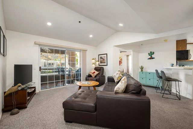 2700 Lawrence Crossley Road 22, Palm Springs, CA 92264