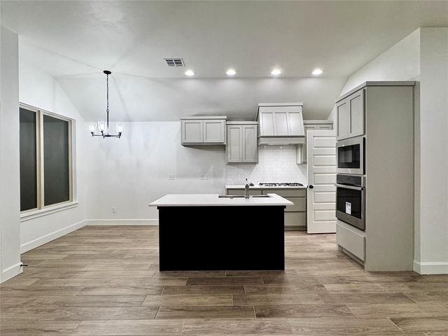 9312 NW 143rd Street, Yukon, OK 73099
