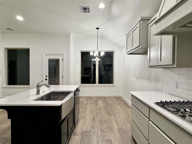 9312 NW 143rd Street, Yukon, OK 73099