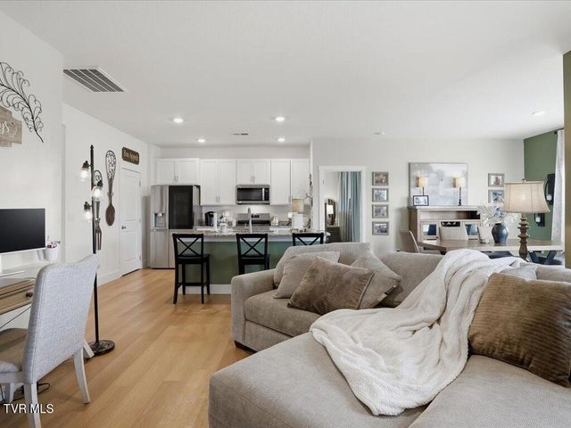 5128 Lost Creek Drive, Morristown, TN 37813