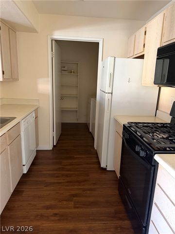 7885 West Flamingo Road 2165, Las Vegas, NV 89147