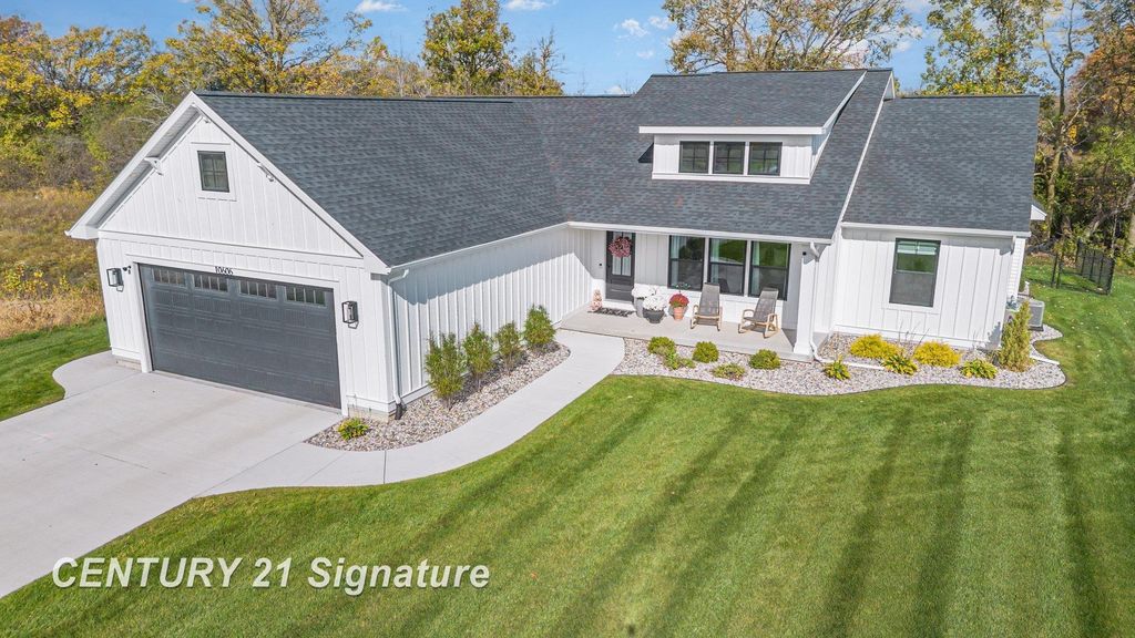 10606 Tall Pine Lane, Freeland, MI 48623