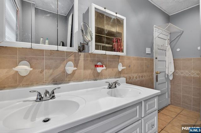 127 Lyons Avenue, Newark, NJ 07112
