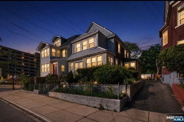 127 Lyons Avenue, Newark, NJ 07112